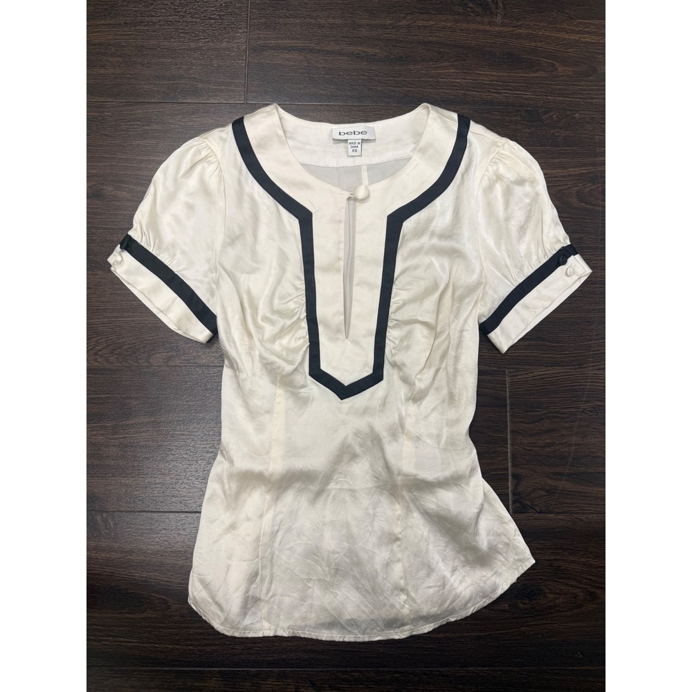 VTG Bebe Silk Blend Contrast Trim Top - Off-White/Black Keyhole Blouse (XS)